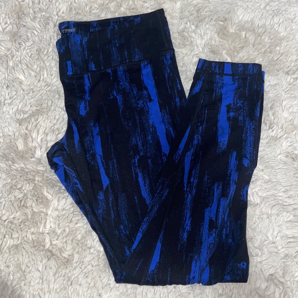 Cute black/blue leggings!! 💙🖤